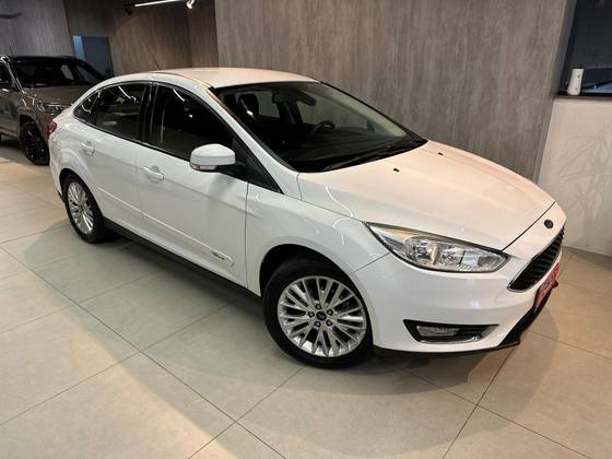 FORD FOCUS 2.0 SE SEDAN 16V FLEX 4P POWERSHIFT